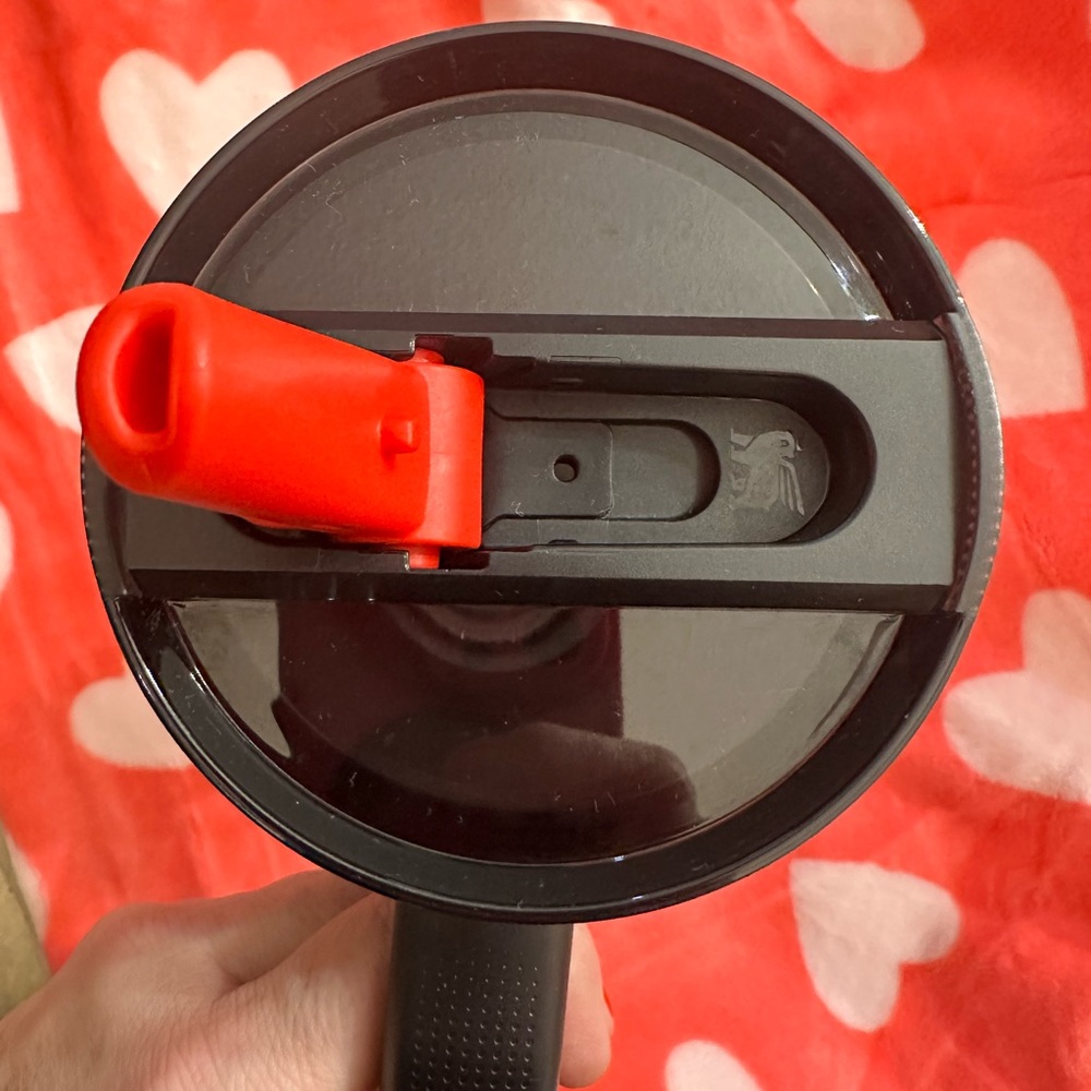 🖤Stanley Black and Red Travel Mug with Heart Design❤️ - Picture 7 of 12